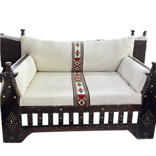 طقم كنب 4 قطع حديثة وعصرية 7 اشخاص وطاولة وسطية مصممة على الطراز الشعبي باللون الابيض طقم كنب 4 قطع حديثة وعصرية 7 اشخاص وطاولة وسطية مصممة على الطراز الشعبي باللون الابيض