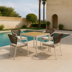 طاولة مع 4 كراسي للجلسات الخارجية باللون الابيض مع البني