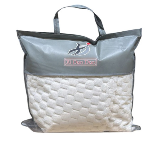 بطانية فرو نفرين ناعمة 2.5  كيلو بعدة اللوان