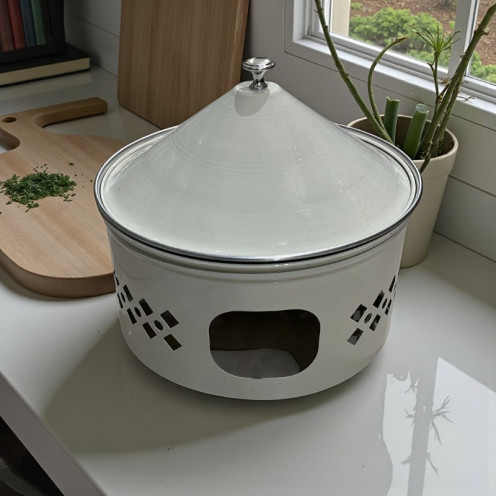 سخان كنافة منقوش معدني باللون الابيض بغطاء عالي الجودة 