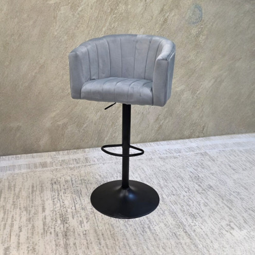 كرسي بار مخمل فاخر ومريح بعدة اللوان بقواعد حديد 