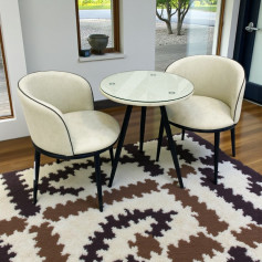 كرسين مع طاولة قماش انيقة وحديثة بعدة اللوان