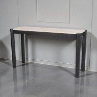  طاولة كونسول خشبية ومعدنية باللون الأسود مع سطح خشبي 140سم