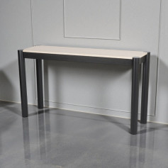  طاولة كونسول خشبية ومعدنية باللون الأسود مع سطح خشبي 140سم