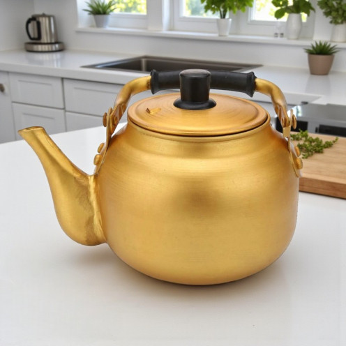 هذا إبريق شاي من الألومنيوم باللون الذهبي 1 لتر