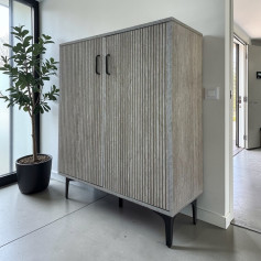 دولاب احذيه تصميم انيق وراقي بابين مخطط بعدة اللوان 