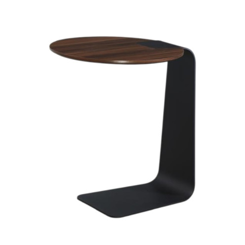 طاولة جانبية مفرد بتصميم مميز ، تجمع بين خشبي بعدة اللوان أنيق وقاعدة معدنية منحنية