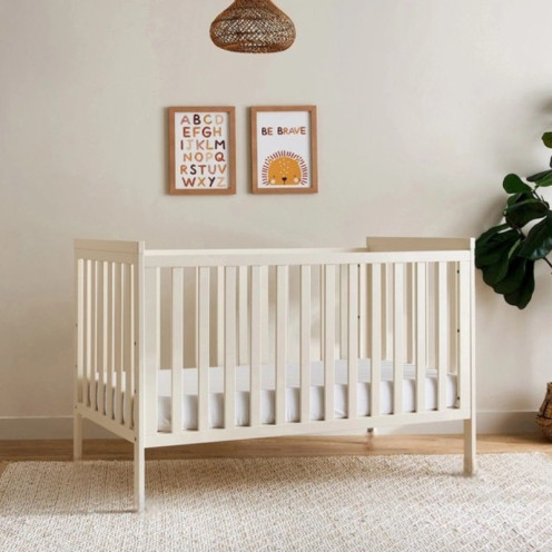High-quality wooden crib measuring 124*65*85cm