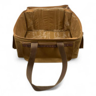 شنطه رحلات باللون البني بالحجم الكبير